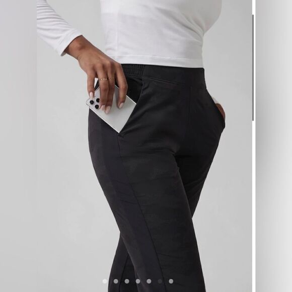 Athleta  Brooklyn Camo Jogger New with tags Size 20 Black Camo - Picture 7 of 12